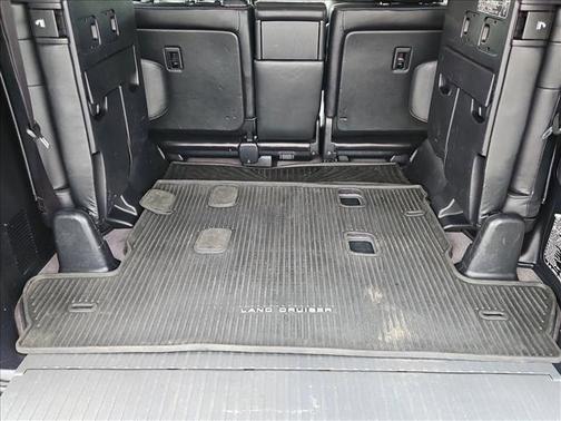 2015 Toyota Land Cruiser Base
