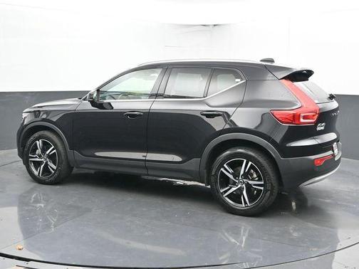 2024 Volvo XC40 B5 Core