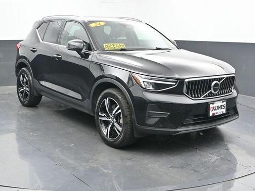 2024 Volvo XC40 B5 Core