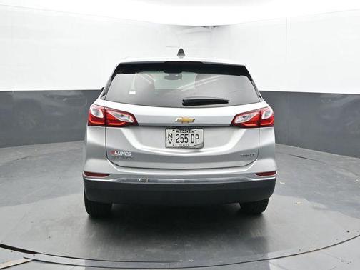 Silver Ice Metallic 2020 Chevrolet Equinox 2LT