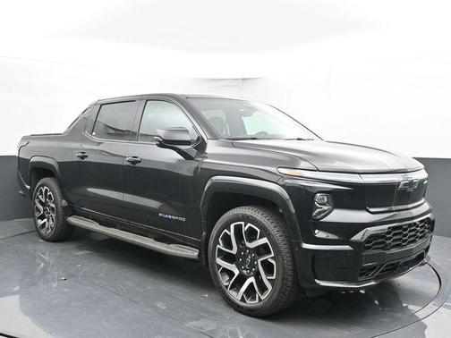2025 Chevrolet Silverado EV RST