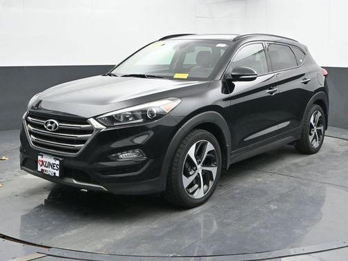 Black Noir Pearl 2016 Hyundai TUCSON Limited