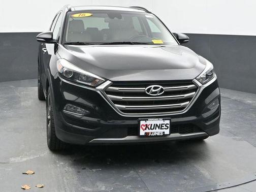 Black Noir Pearl 2016 Hyundai TUCSON Limited