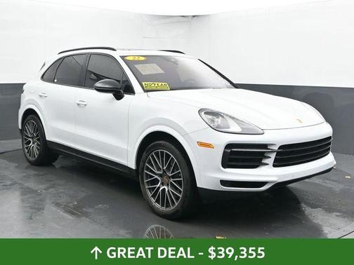 White 2022 Porsche Cayenne Base