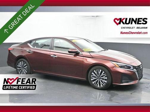 Garnet Pearl 2023 Nissan Altima 2.5 SV