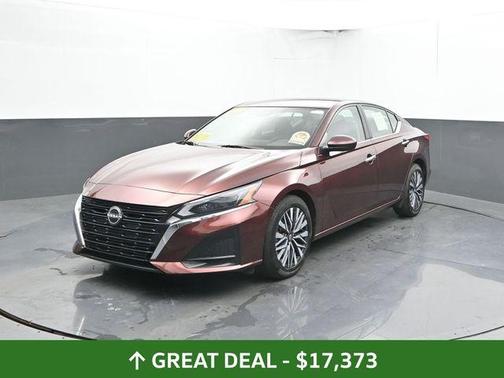 Garnet Pearl 2023 Nissan Altima 2.5 SV