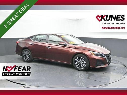 Garnet Pearl 2023 Nissan Altima 2.5 SV