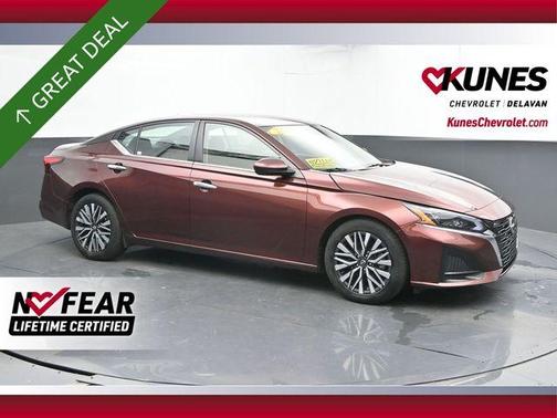 Garnet Pearl 2023 Nissan Altima 2.5 SV
