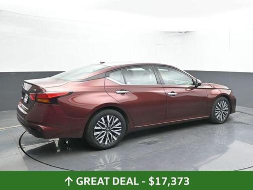 Garnet Pearl 2023 Nissan Altima 2.5 SV