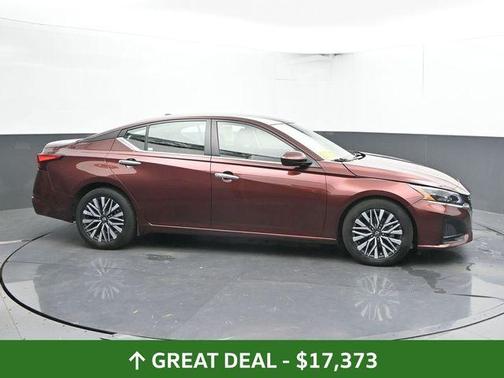 Garnet Pearl 2023 Nissan Altima 2.5 SV