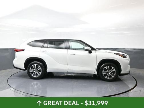 Pearl 2023 Toyota Highlander XLE