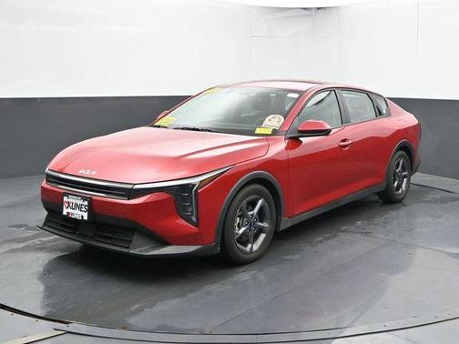 Currant Red 2025 Kia K4