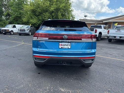 2024 Volkswagen Atlas Cross Sport 2.0T SE w/Technology