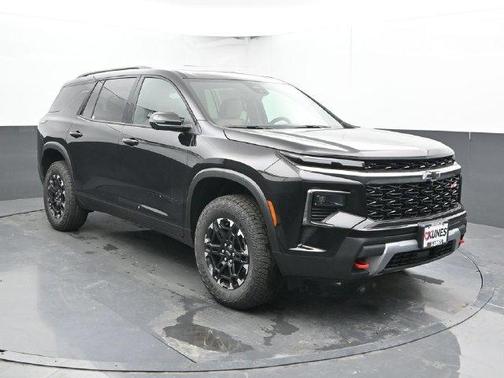 Mosaic Black Metallic 2027 Chevrolet Traverse Z71