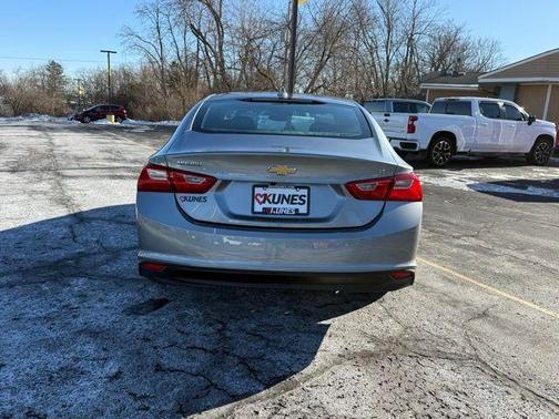 Sterling Gray Metallic 2023 Chevrolet Malibu LT