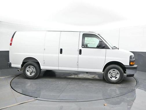 Summit White 2026 Chevrolet Express 2500 Work Van