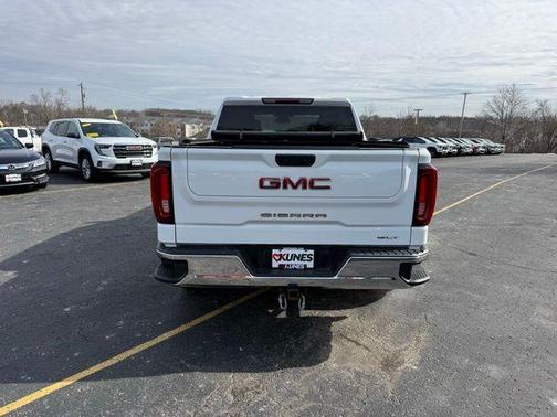 Summit White 2023 GMC Sierra 1500 SLT