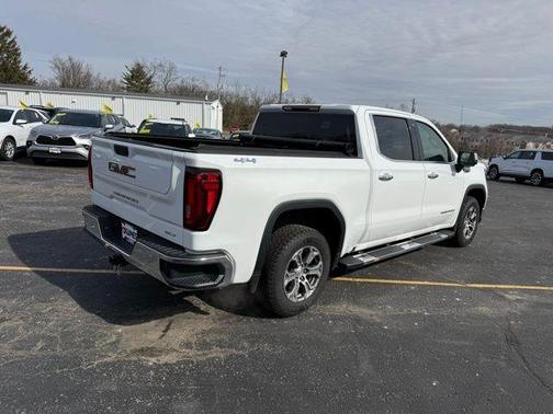 Summit White 2023 GMC Sierra 1500 SLT