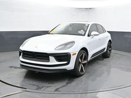 White 2023 Porsche Macan S