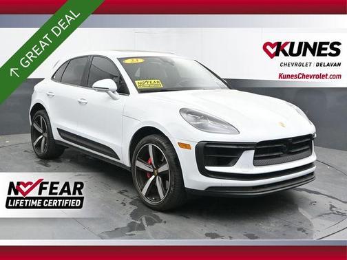 White 2023 Porsche Macan S