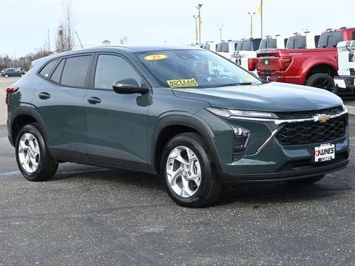 2025 Chevrolet Trax LS