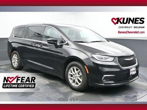 Diamond Black 2025 Chrysler Pacifica Select