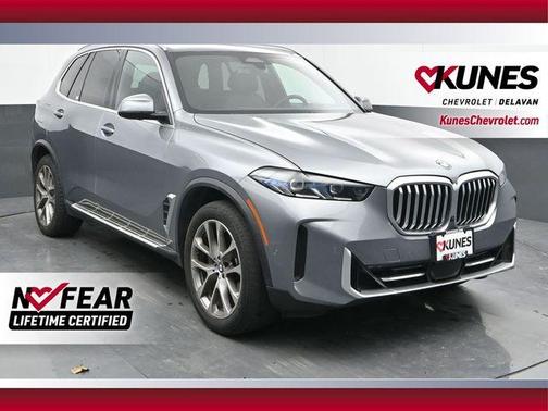 Gray Metallic 2024 BMW X5 xDrive40i