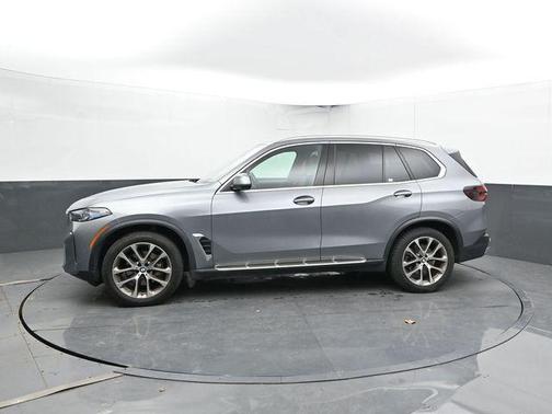 Gray Metallic 2024 BMW X5 xDrive40i