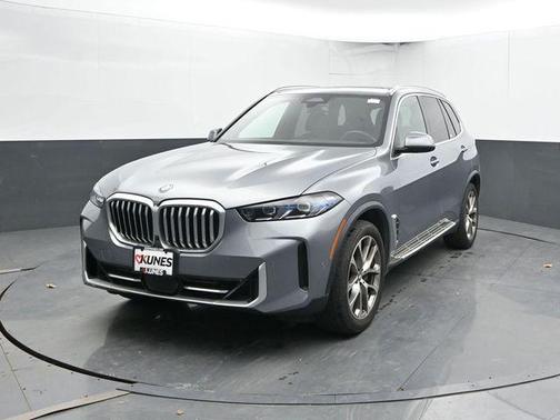 Gray Metallic 2024 BMW X5 xDrive40i