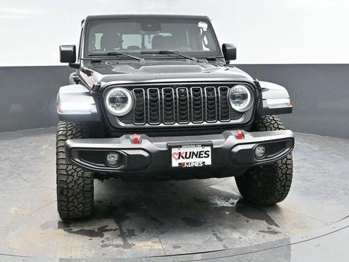 Black Clearcoat 2024 Jeep Gladiator Rubicon