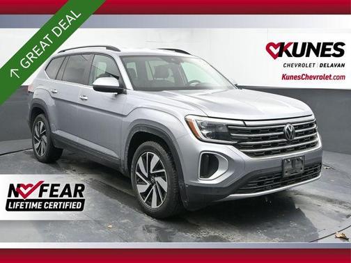 Silver Bird Metallic 2024 Volkswagen Atlas 2.0T SE