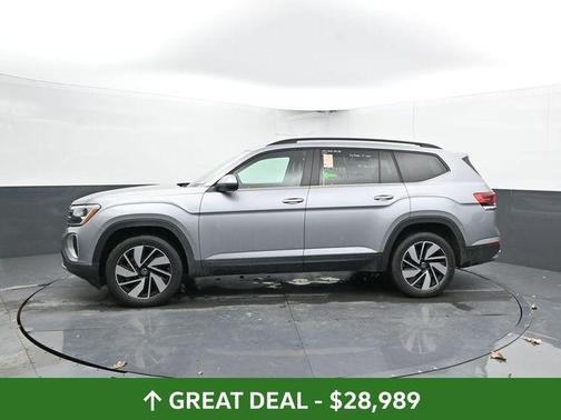 Silver Bird Metallic 2024 Volkswagen Atlas 2.0T SE