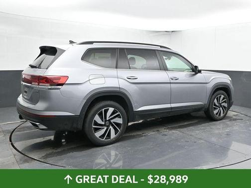 Silver Bird Metallic 2024 Volkswagen Atlas 2.0T SE