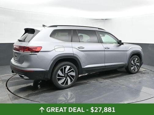 Silver Bird Metallic 2024 Volkswagen Atlas 2.0T SE