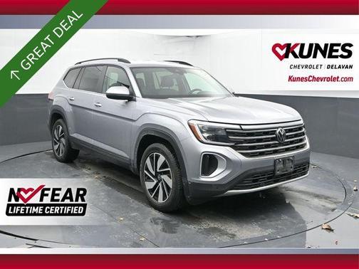 Silver Bird Metallic 2024 Volkswagen Atlas 2.0T SE