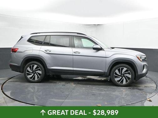 Silver Bird Metallic 2024 Volkswagen Atlas 2.0T SE