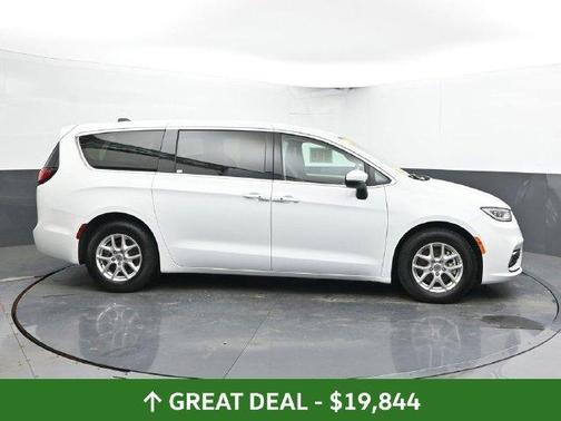 Bright White Clearcoat 2023 Chrysler Pacifica Touring-L