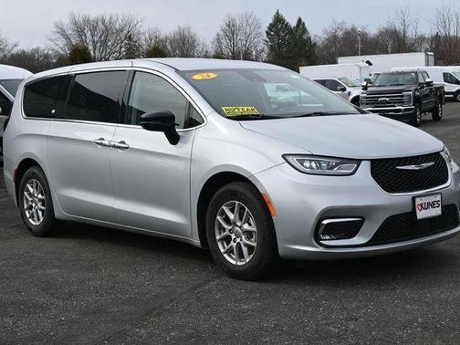 2024 Chrysler Pacifica Touring-L