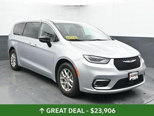 2024 Chrysler Pacifica Touring-L