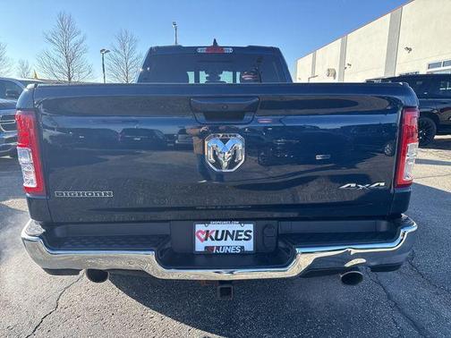 Patriot Blue Pearlcoat 2022 RAM 1500 Big Horn