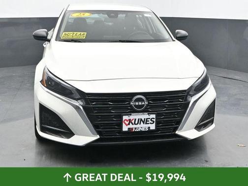 Glacier White 2025 Nissan Altima SV