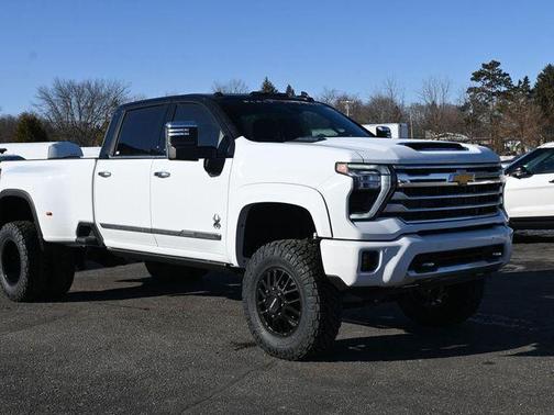 Summit White 2026 Chevrolet Silverado 3500 High Country