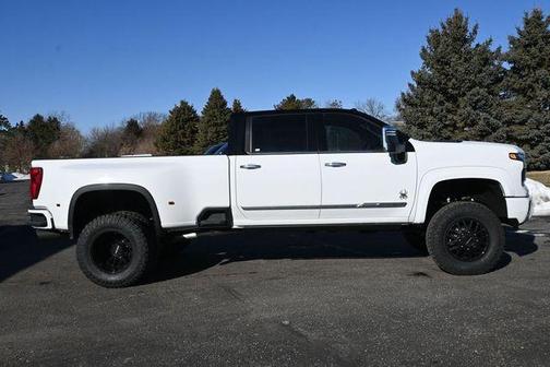 Summit White 2026 Chevrolet Silverado 3500 High Country