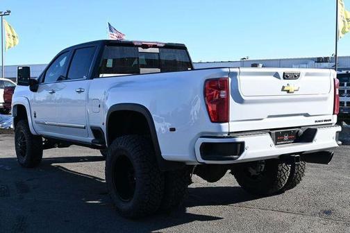 Summit White 2026 Chevrolet Silverado 3500 High Country