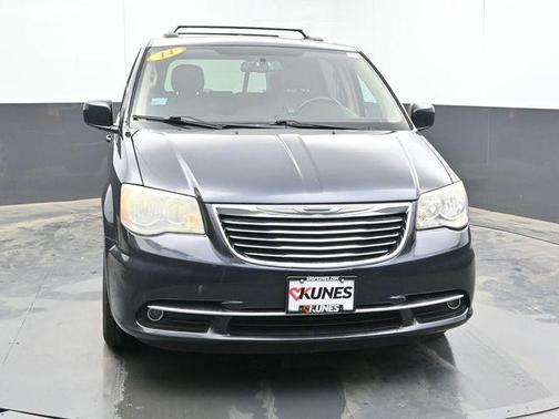 2014 Chrysler Town & Country Touring