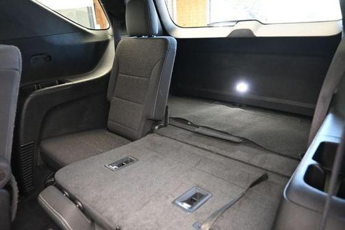 Summit White 2024 Chevrolet Traverse LT