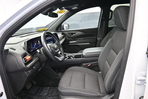 Summit White 2024 Chevrolet Traverse LT