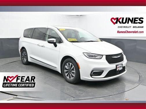 Bright White Clearcoat 2023 Chrysler Pacifica Hybrid Limited