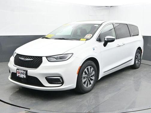 Bright White Clearcoat 2023 Chrysler Pacifica Hybrid Limited