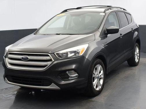 Photo 5 of 76 of 2018 Ford Escape SE